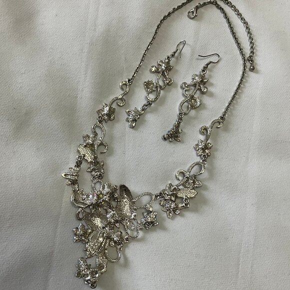 Fashion Costume Jewelry Necklace & Earring Set Butterflies & Flowers - Picture 8 of 12
